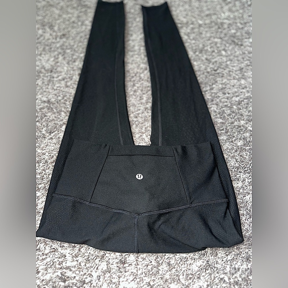 Women’s Lululemon Mapped Out High-Rise Tight
28" Size 6! NWOT